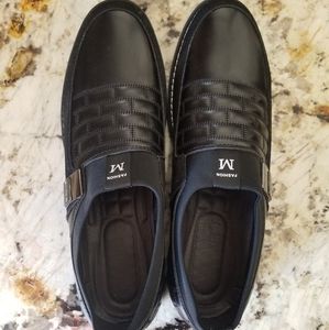 Like new M Fashion Black Men Shoes